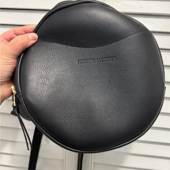 Portland Leather Black Round Crossbody Bag - Picture 2 of 10